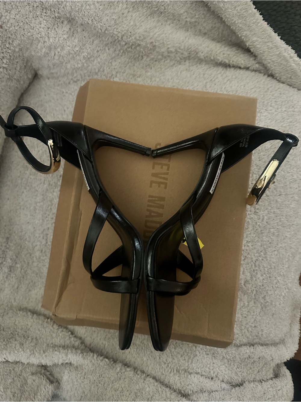 NIB Steve Madden Elsiee Black & Gold Sandals Size 9.5 - Picture 5 of 13